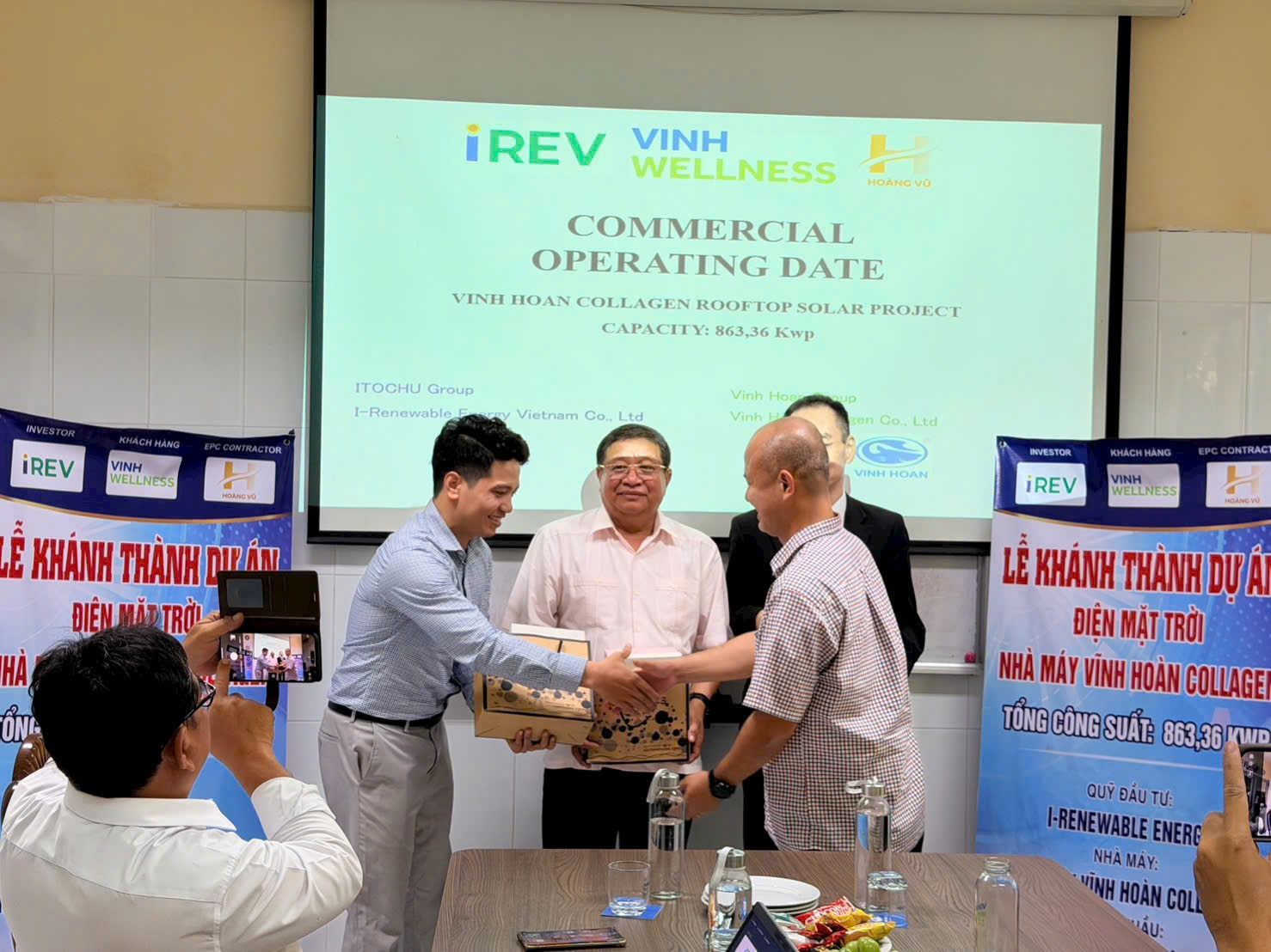điện mặt trời áp mái Hoàng Vũ ECC Vĩnh Hoàn Collagen năng lượng sạch phát triển bền vững dự án điện mặt trời giảm phát thải carbon sản xuất xanh EPC năng lượng tái tạo I-Renewable Việt Nam